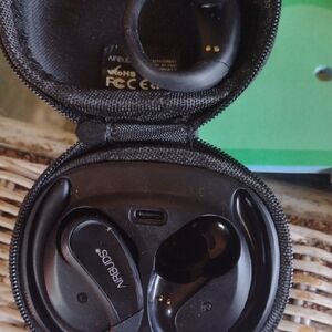 Air buds Black Wireless Earbuds with Charging Case-Air Sport X5 NWOT